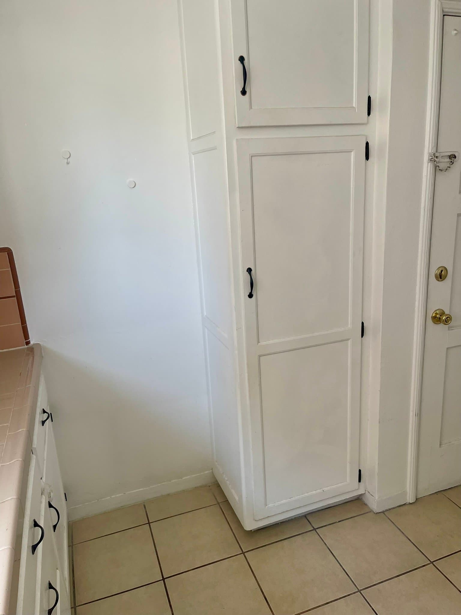 Los Angeles Apartment: 1214 S Bronson Ave #3
