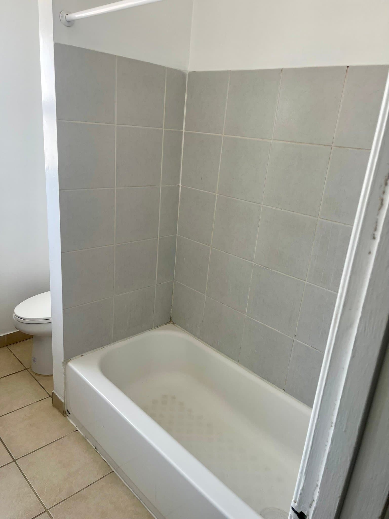 Los Angeles Apartment: 1214 S Bronson Ave #3