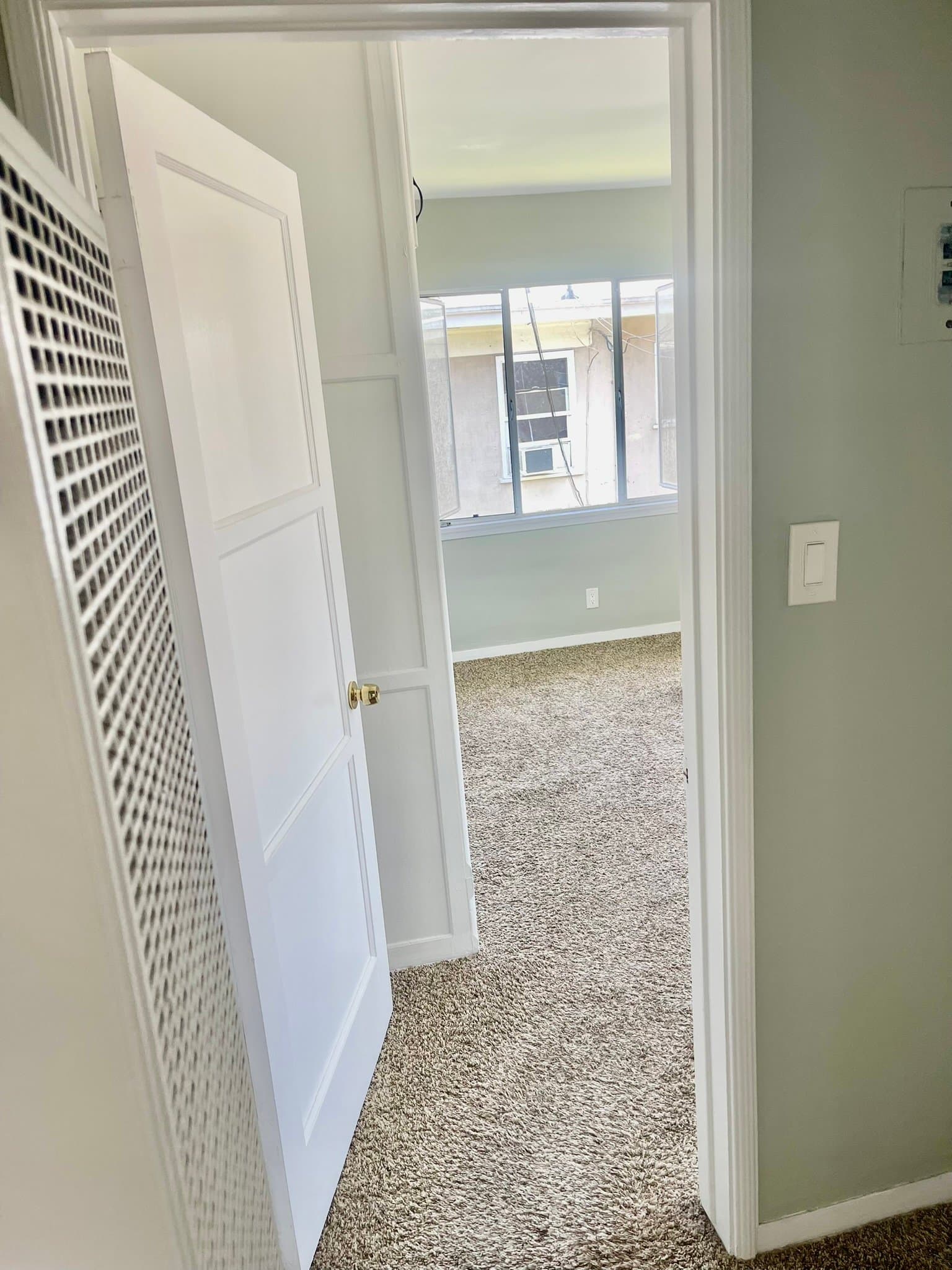 Los Angeles Apartment: 1214 S Bronson Ave #3