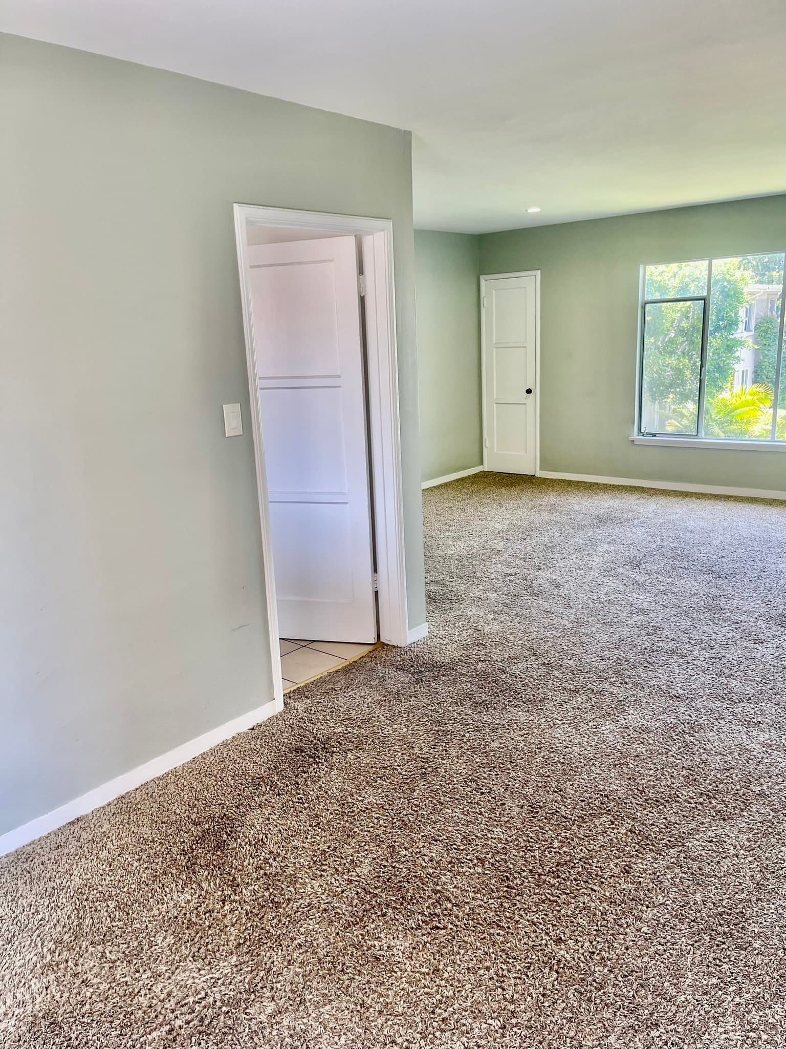 Los Angeles Apartment: 1214 S Bronson Ave #3