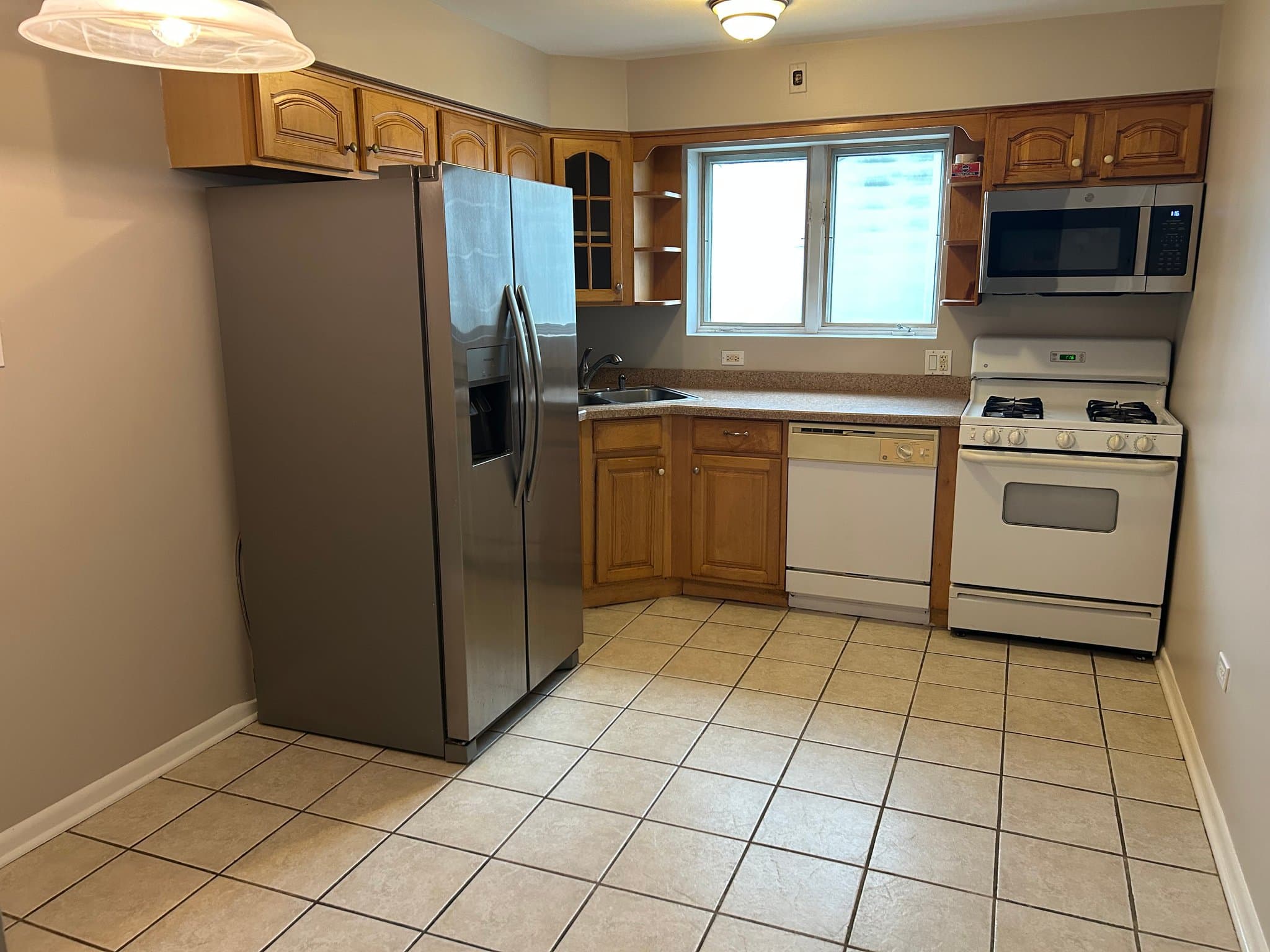 Berwyn Condo: 3505 Oak Park Ave