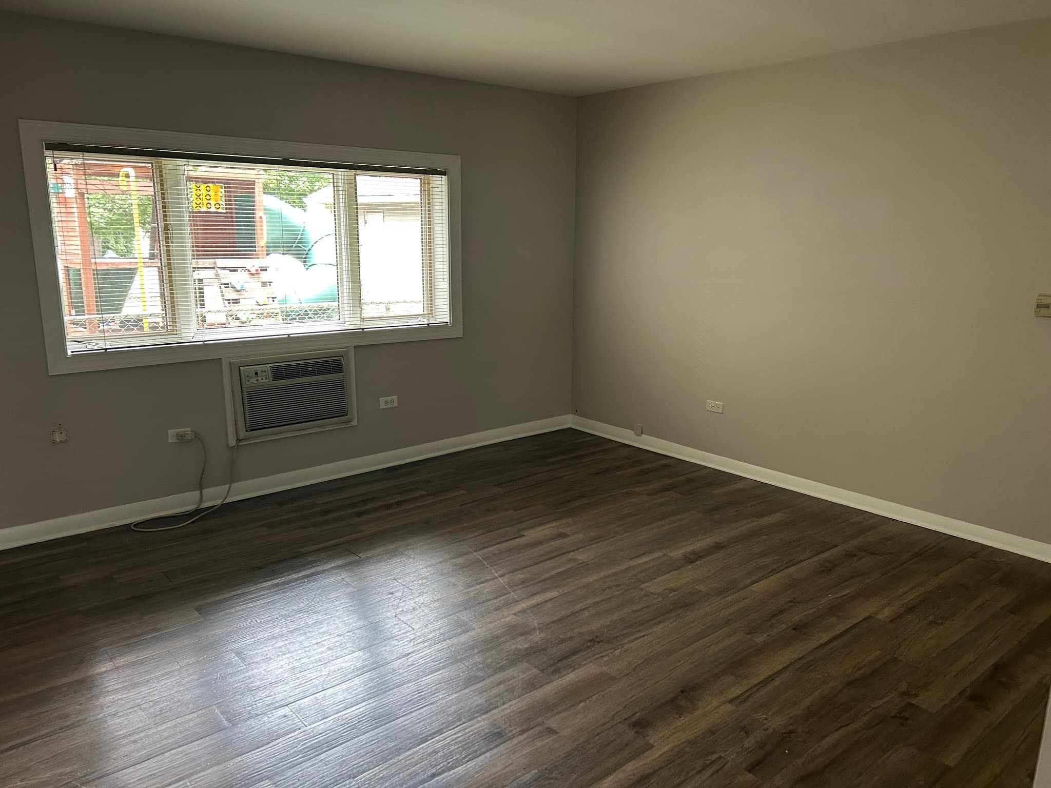 Berwyn Condo: 3505 Oak Park Ave