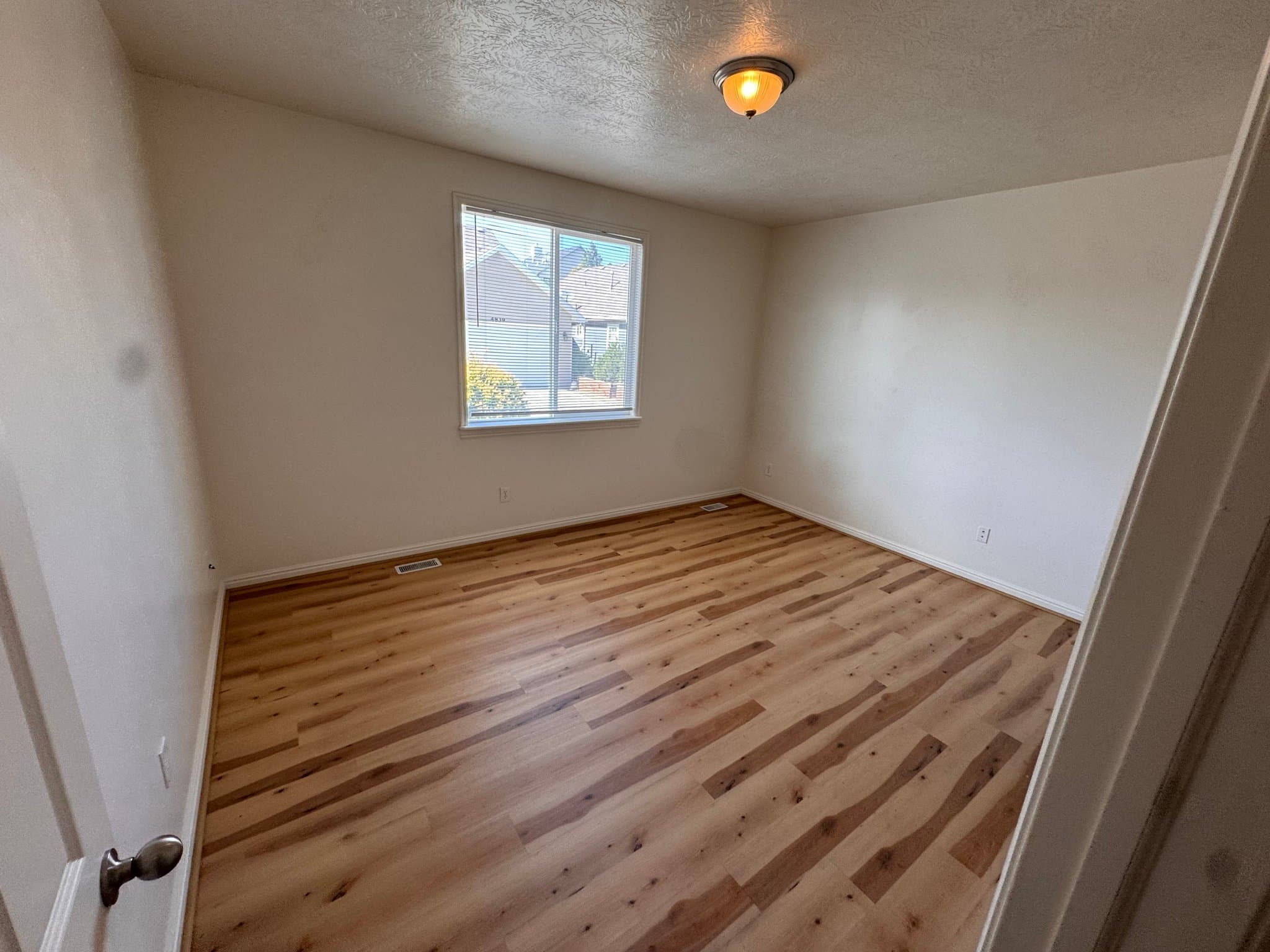 South Jordan House: 11438 Open View Ln