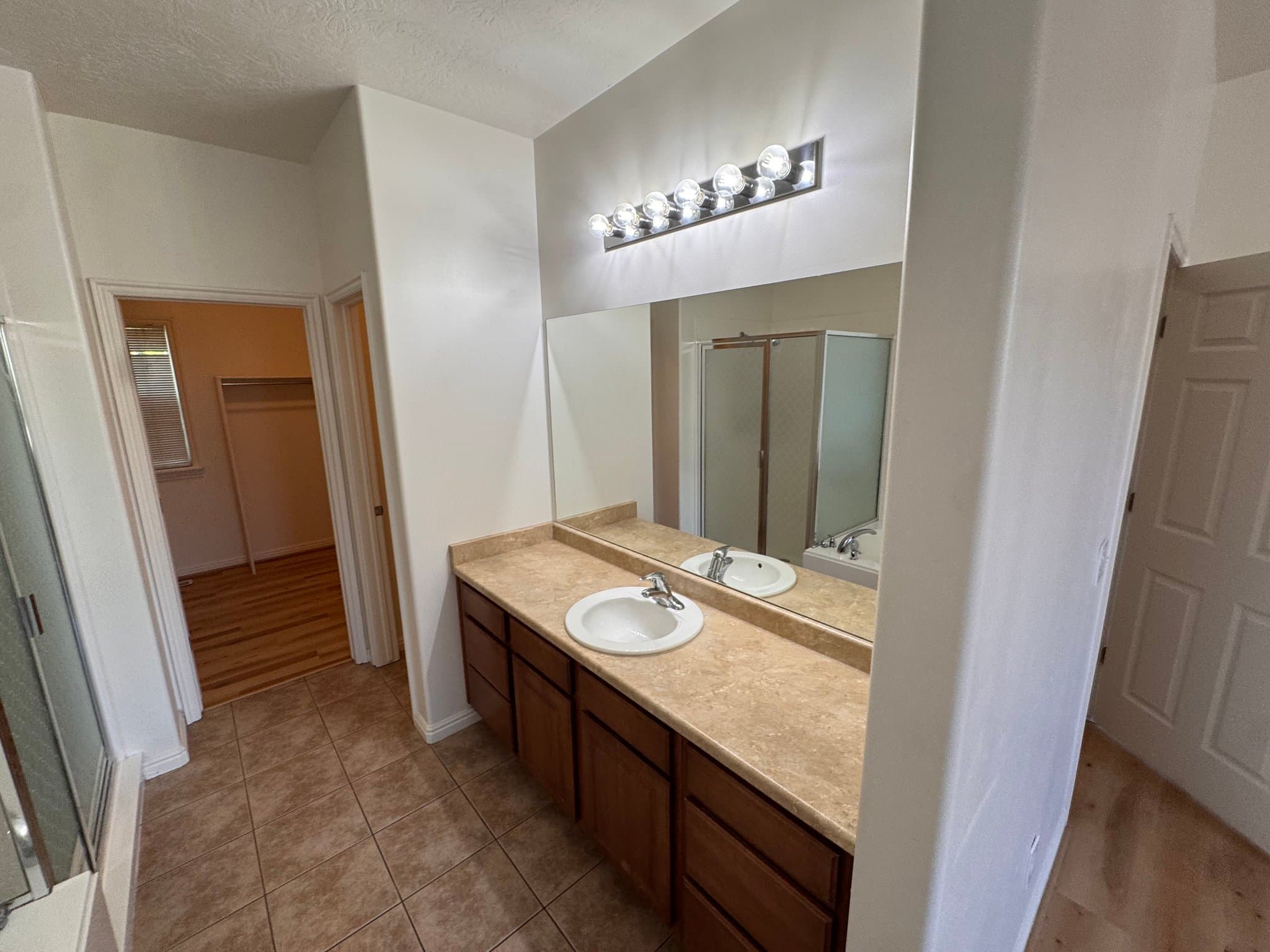 South Jordan House: 11438 Open View Ln