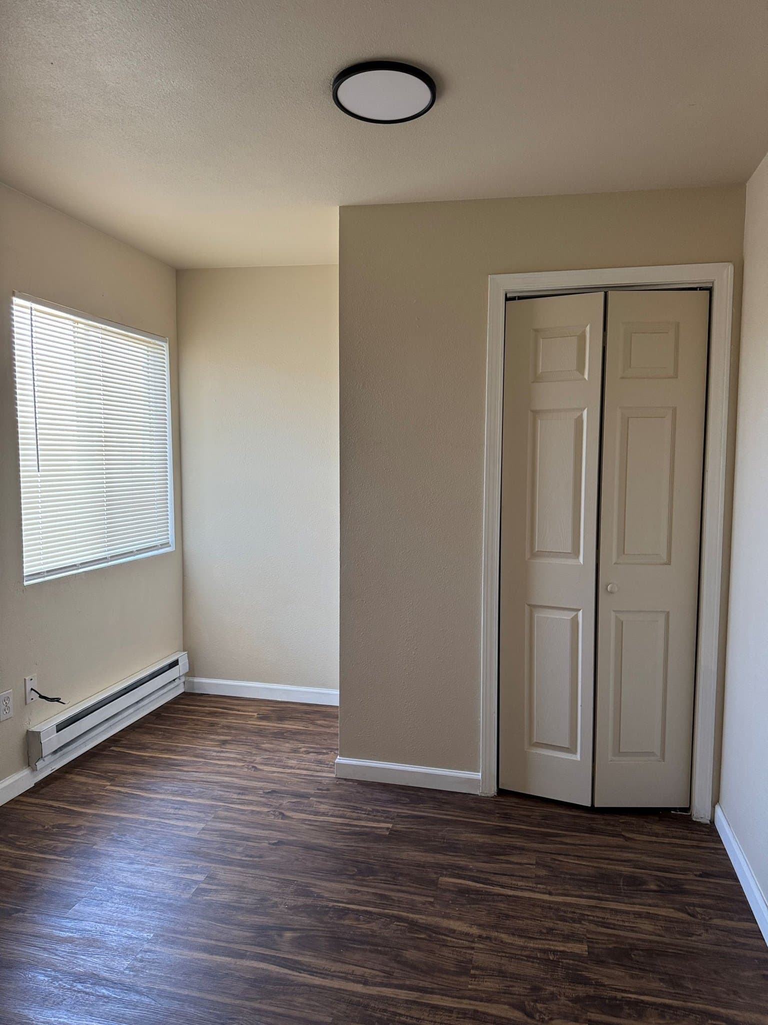 Oak Harbor House: 860 NW Rigging St