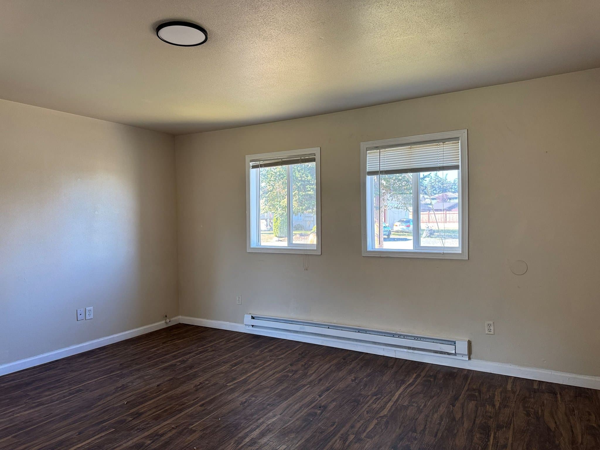 Oak Harbor House: 860 NW Rigging St