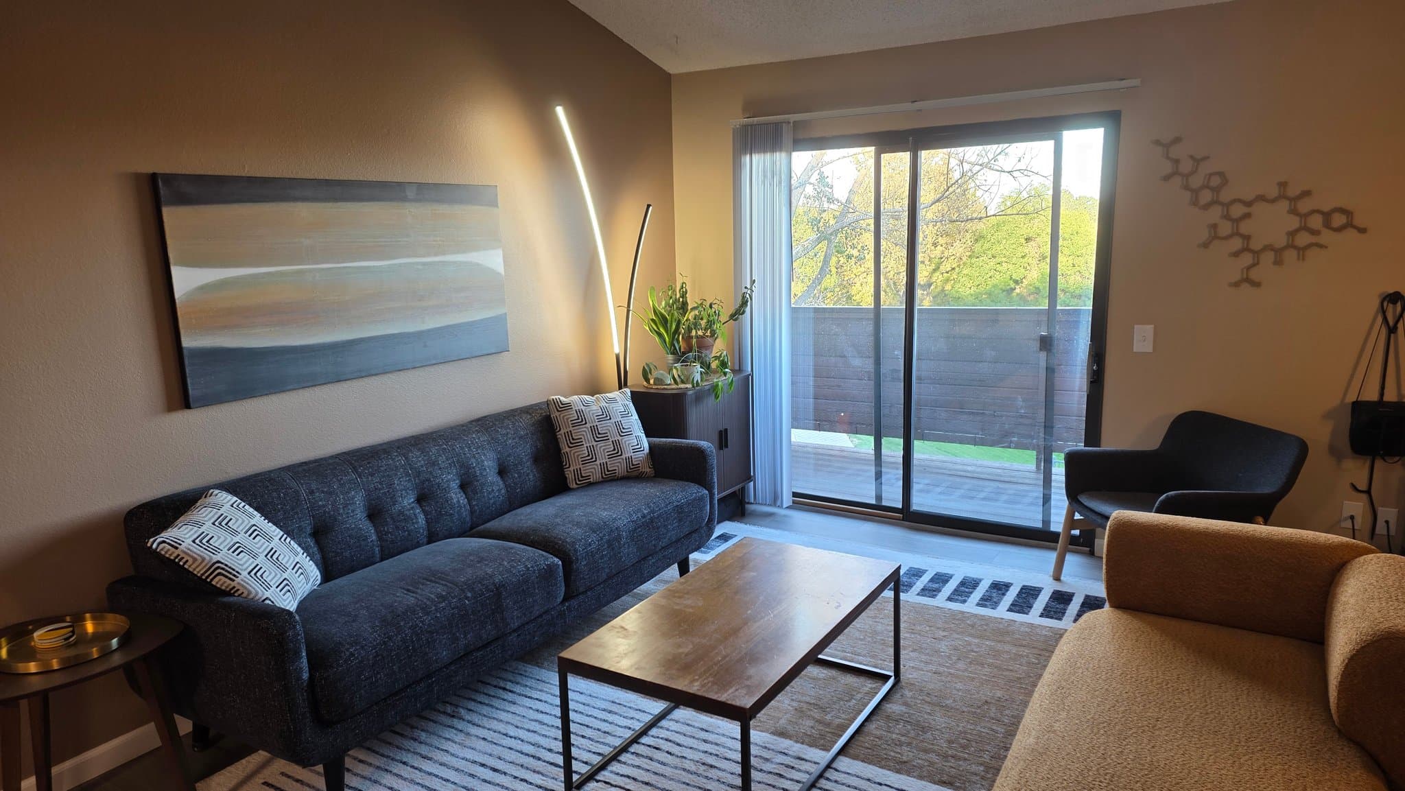Lakewood Single Room: 211 Wright St