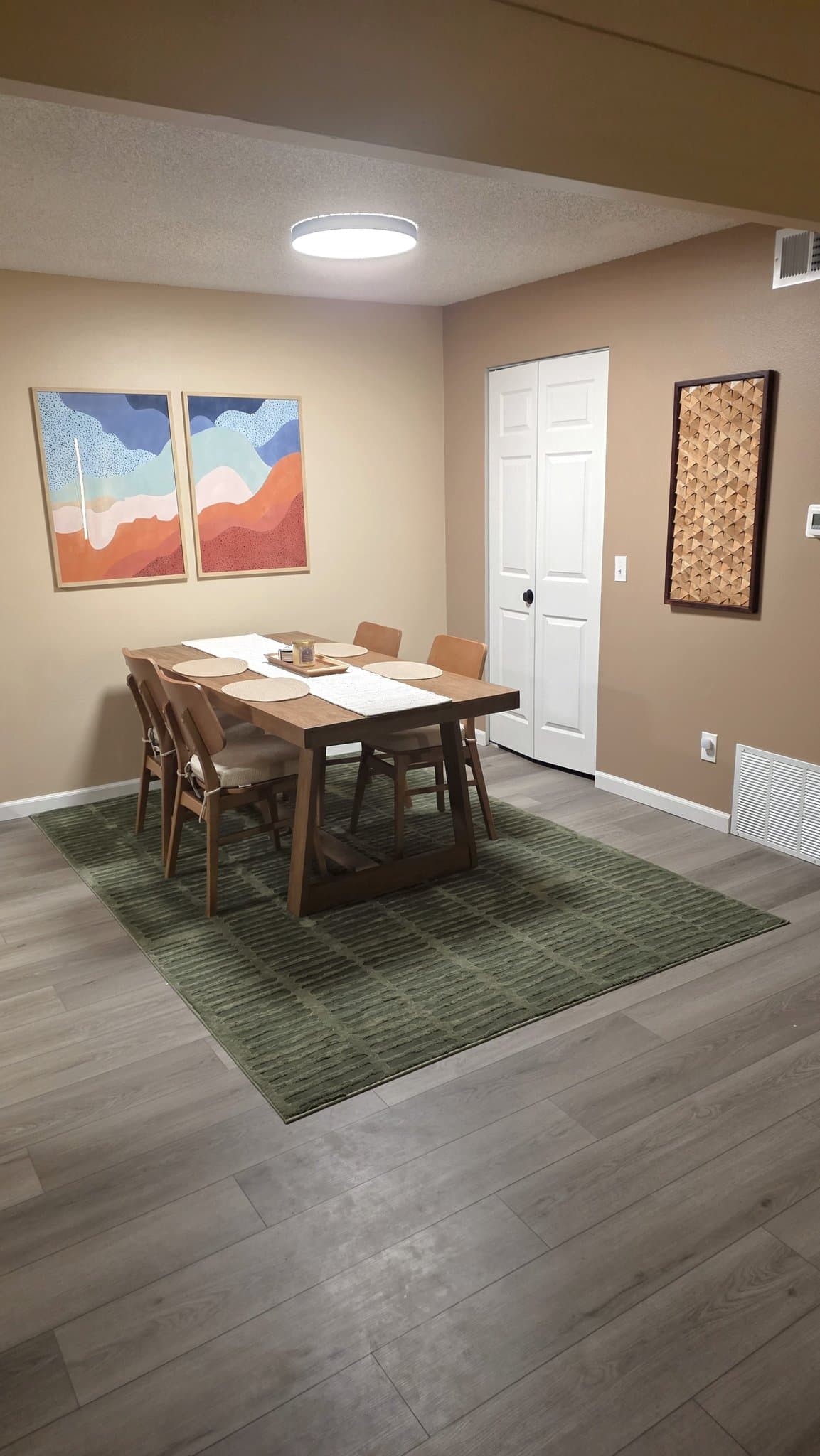 Lakewood Single Room: 211 Wright St