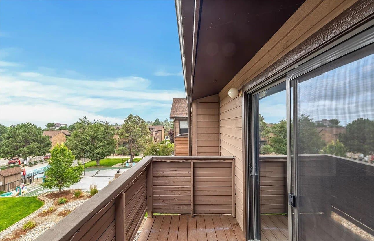 Lakewood Single Room: 211 Wright St