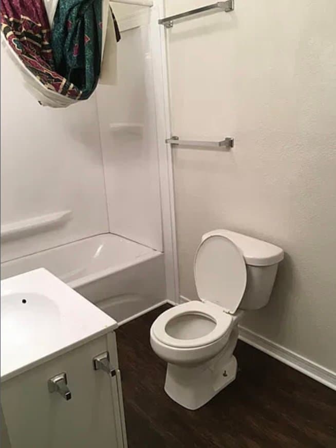 Ardmore House: 907 B St SE