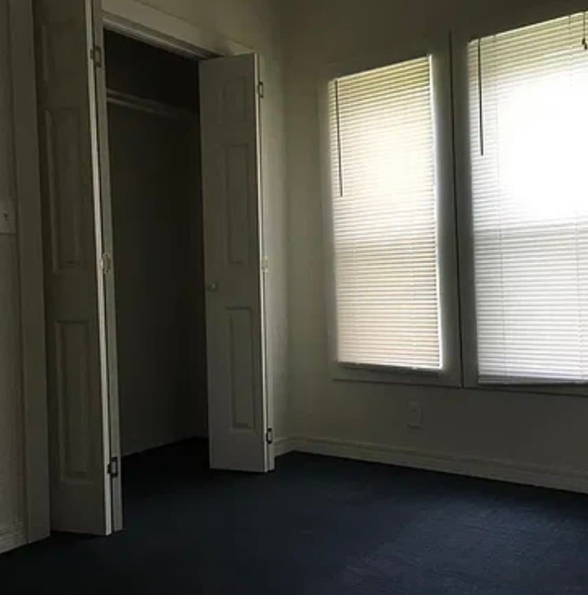 Ardmore House: 907 B St SE