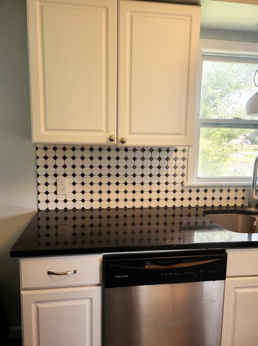 South Saint Paul House: 100 W Douglas St