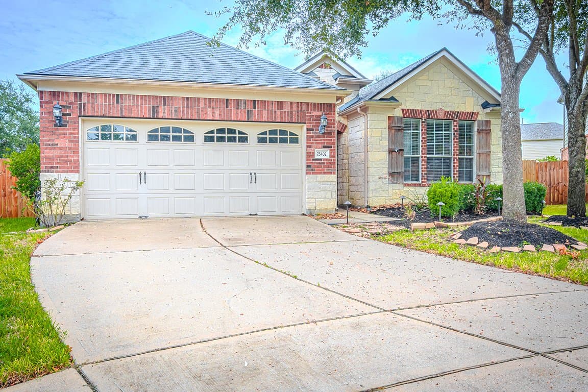 Katy House: 25402 Melody Canyon Court