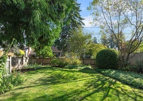 Seattle House: 3040 NE 86th St
