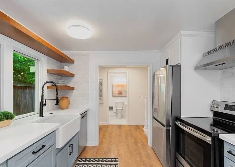 Seattle House: 3040 NE 86th St