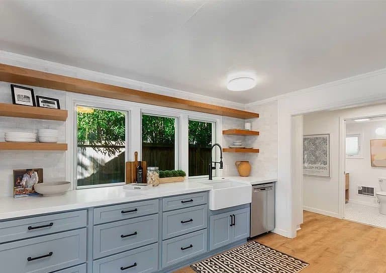 Seattle House: 3040 NE 86th St