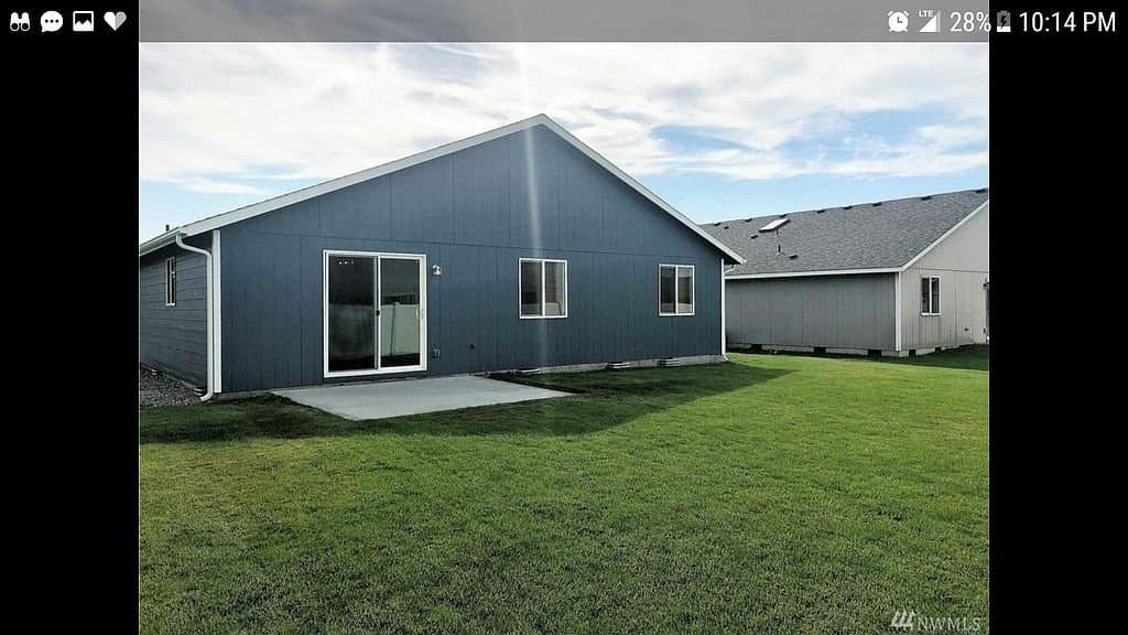 Moses Lake House: 1840 S Leanne Ave
