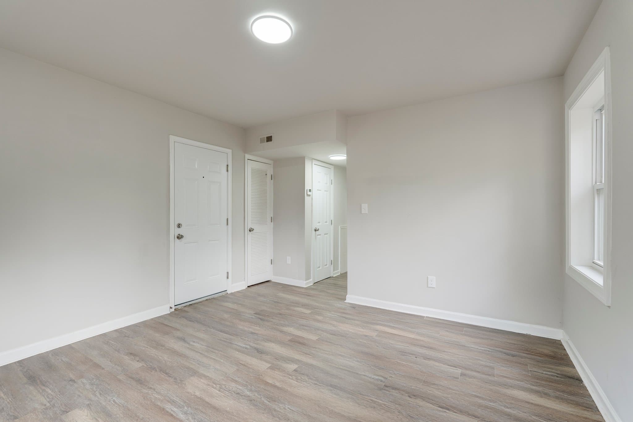 Washington Condo: 3016 30th St SE