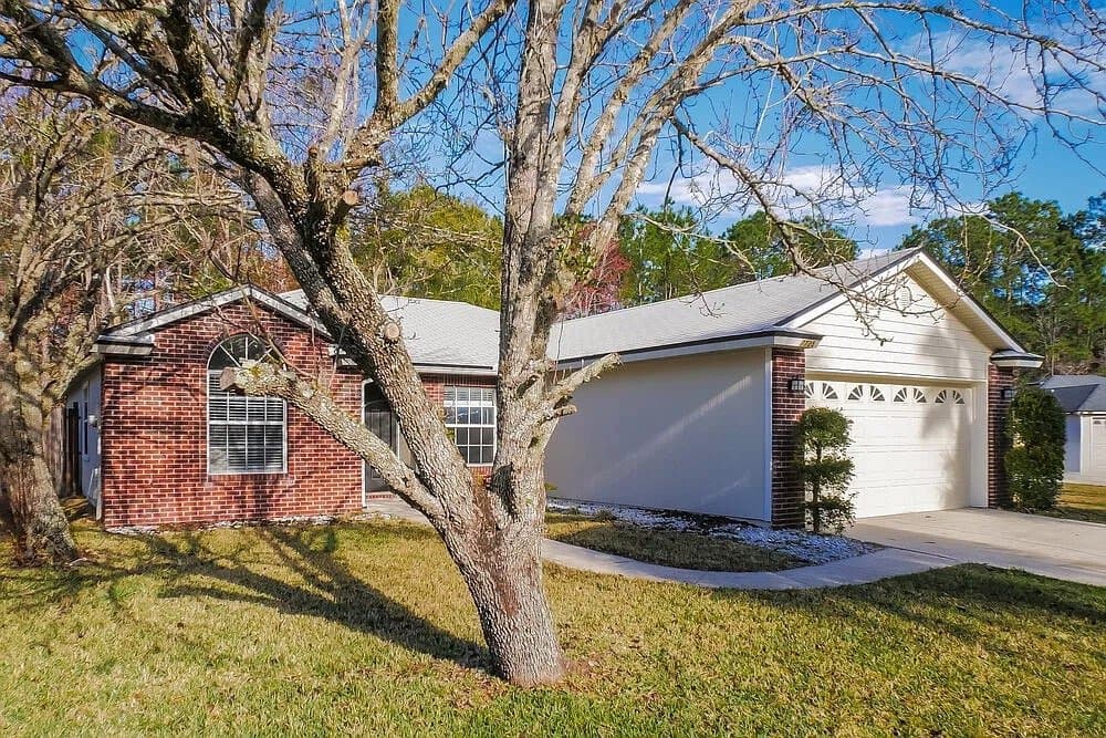 Jacksonville House: 7725 Fawn Lake Dr S