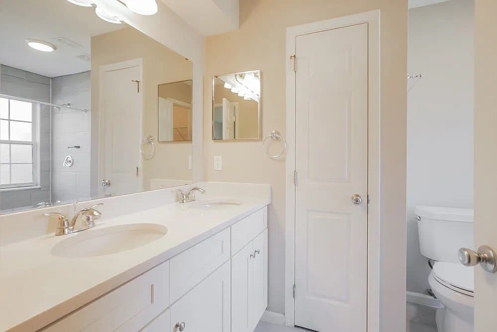 Jacksonville House: 7725 Fawn Lake Dr S