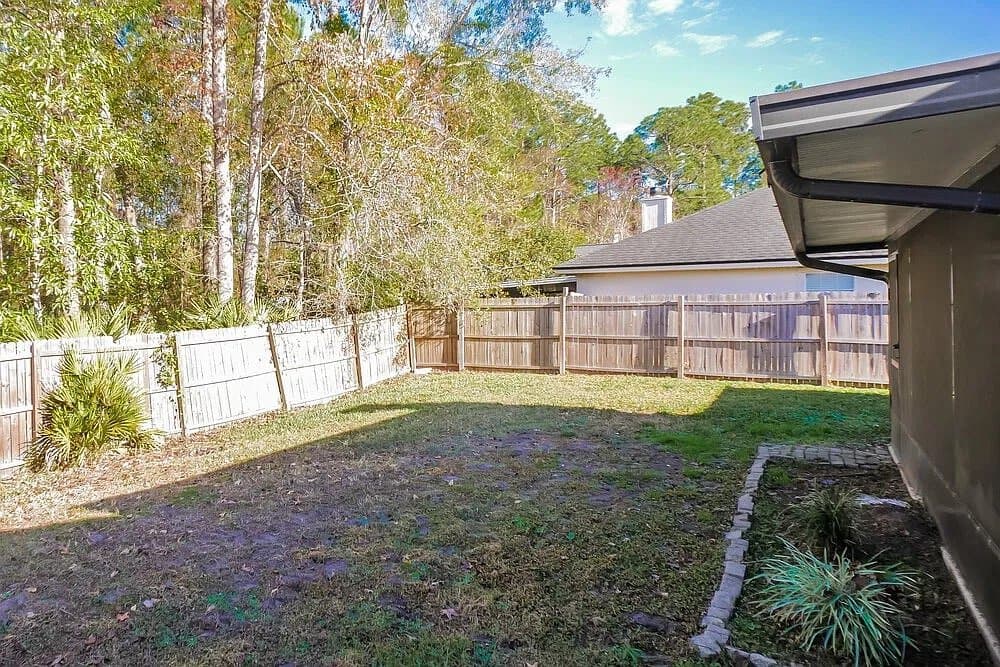 Jacksonville House: 7725 Fawn Lake Dr S