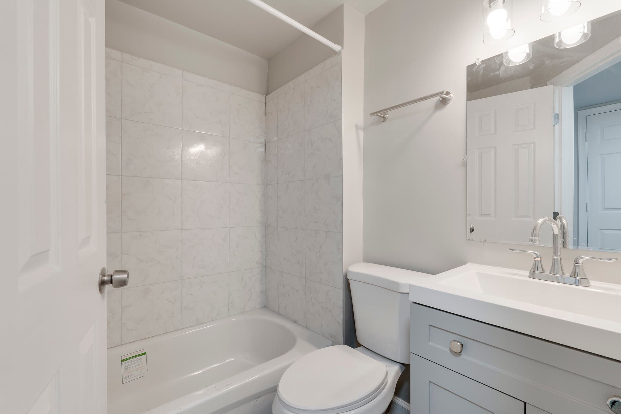 Washington Condo: 3016 30th St SE