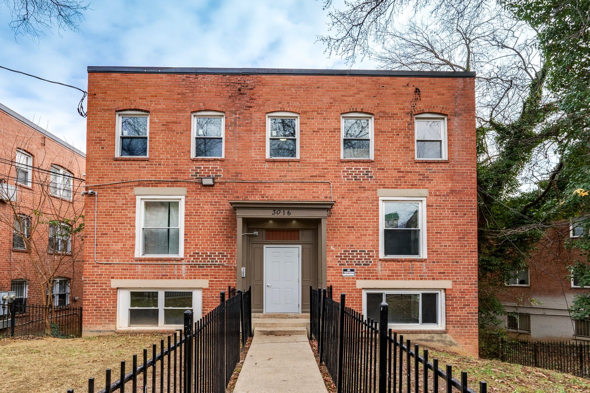 Washington Condo: 3016 30th St SE