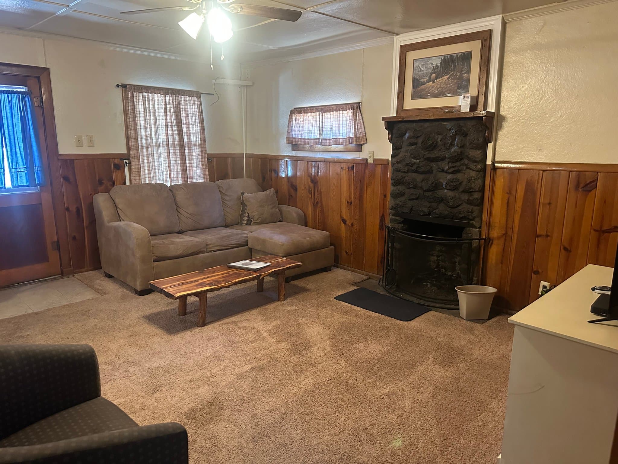 Pinetop House: 237 E White Mountain Blvd