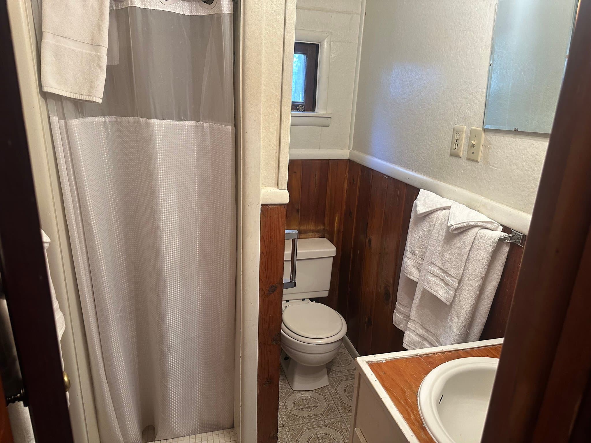 Pinetop House: 237 E White Mountain Blvd