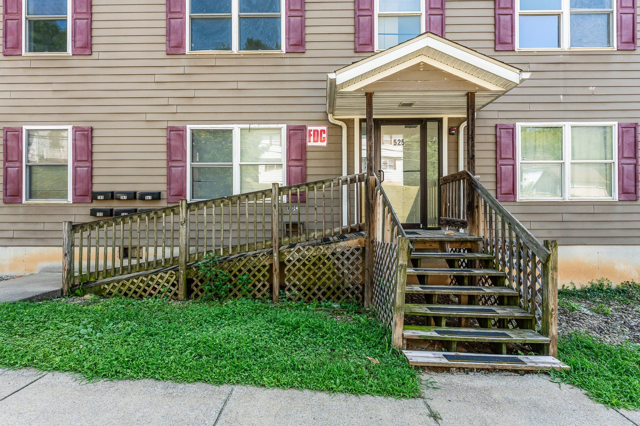 Morgantown Apartment: 525 Grant Avenue
