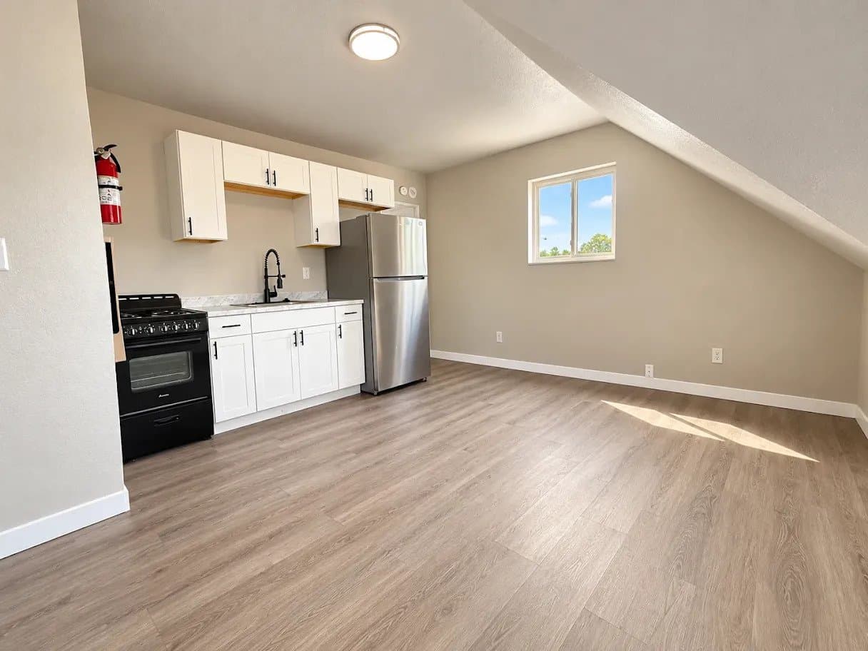 Pueblo House: 608 Baystate Ave