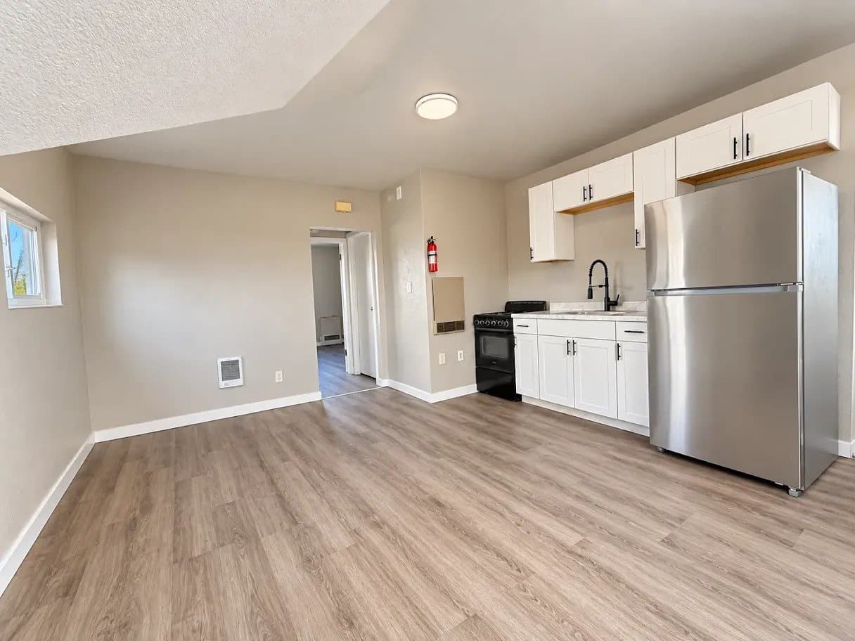 Pueblo House: 608 Baystate Ave