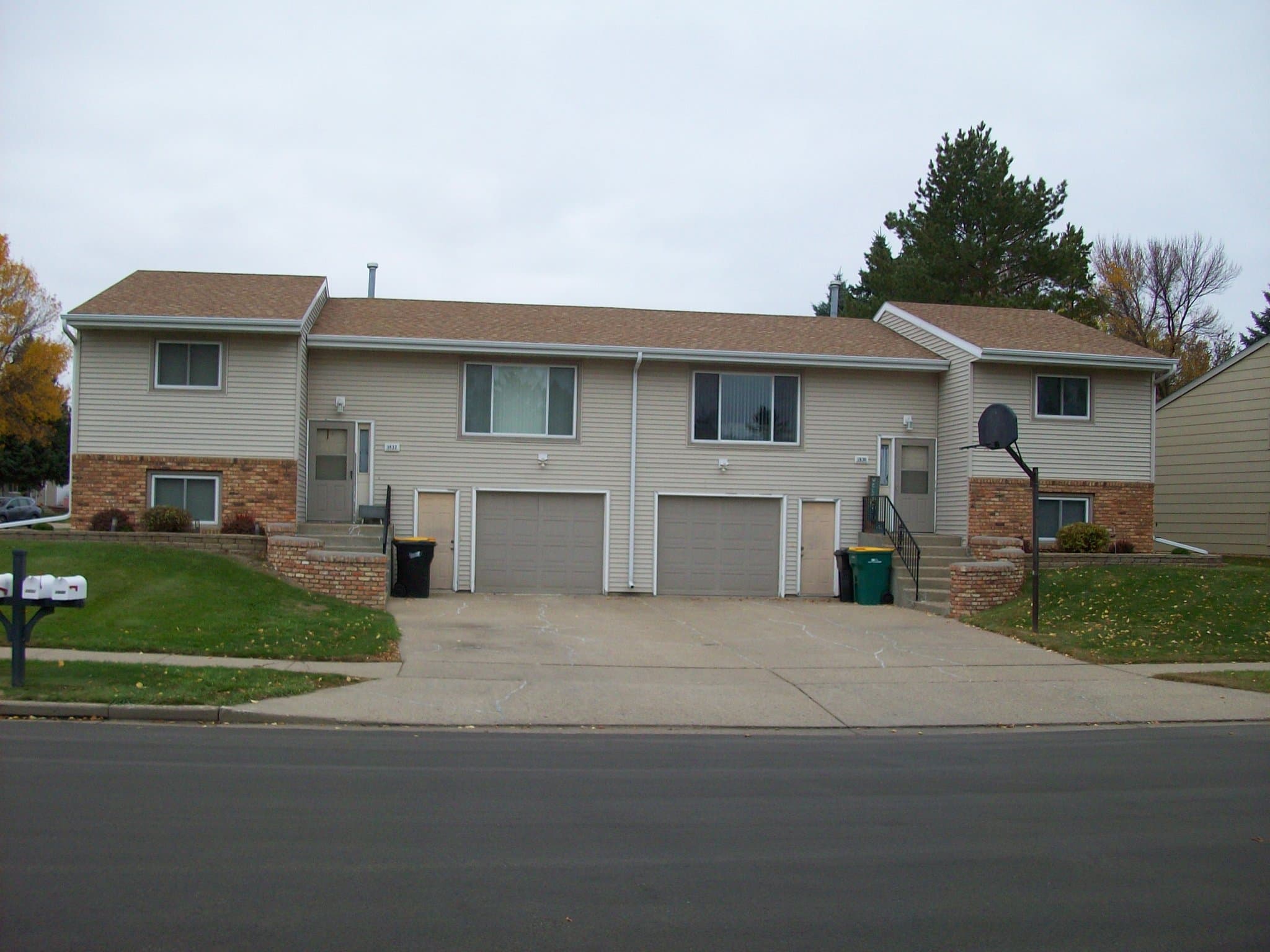 Bismarck Townhome: 1830 N Grandview Ln