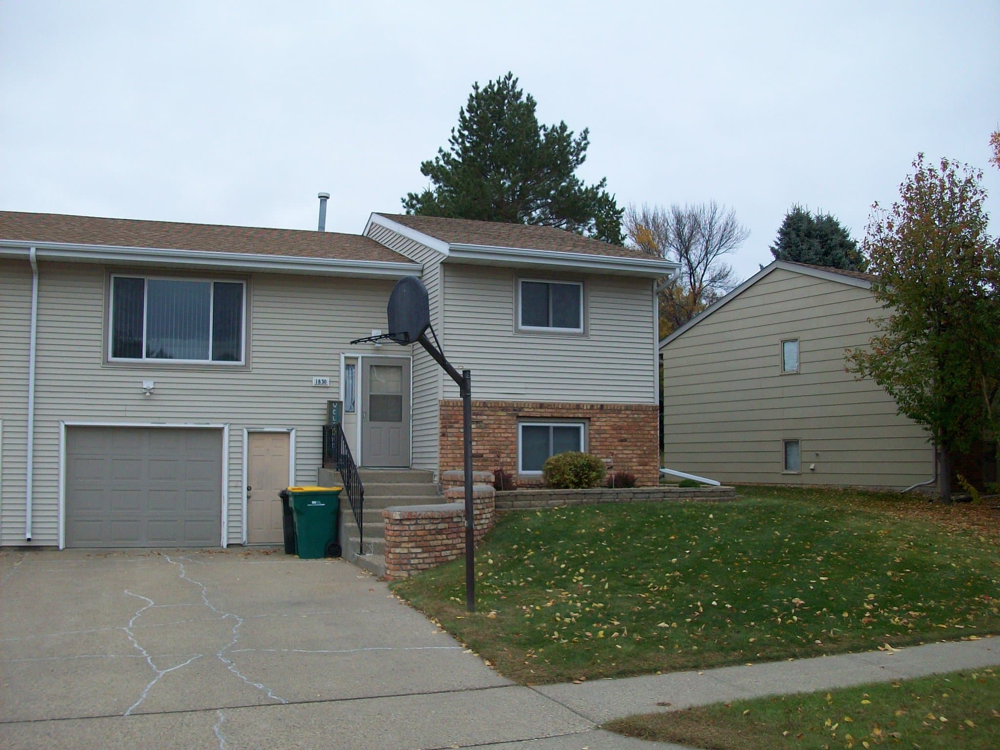 Bismarck Townhome: 1830 N Grandview Ln