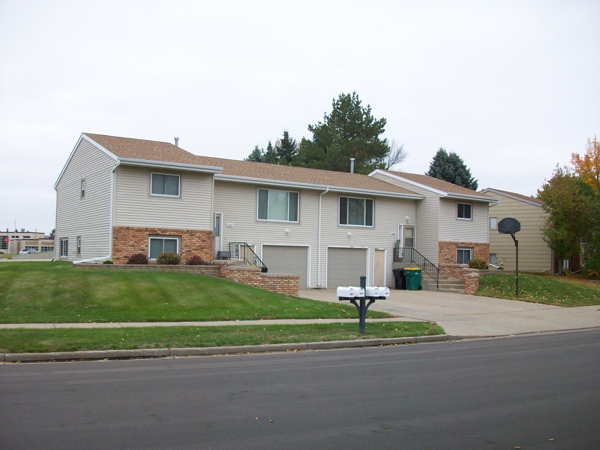Bismarck Townhome: 1830 N Grandview Ln