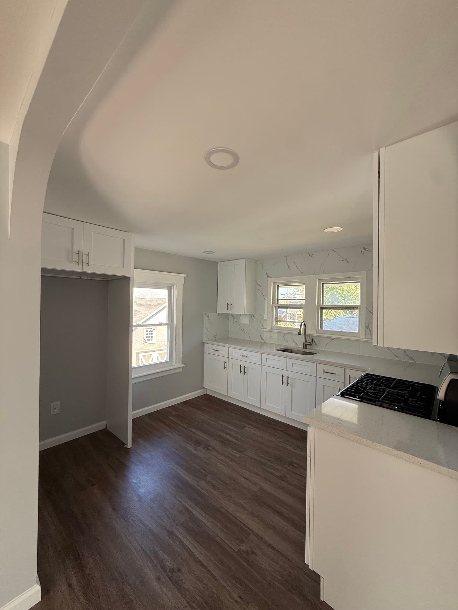 Somerville Apartment: 211 E Cliff St