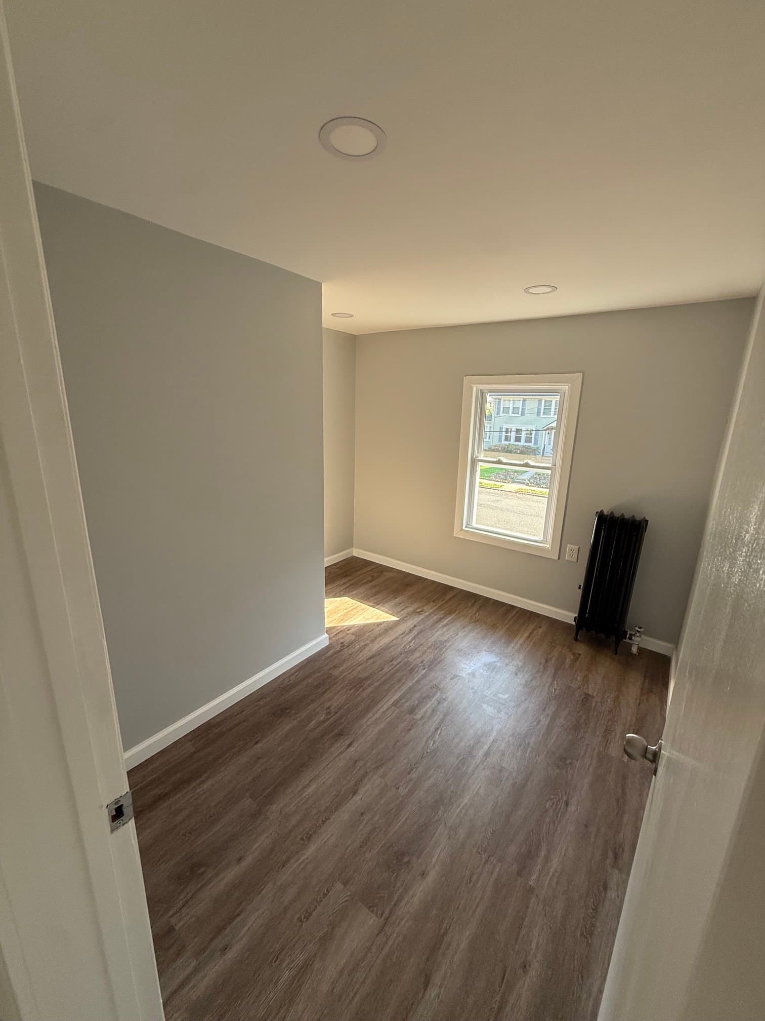 Somerville Apartment: 211 E Cliff St
