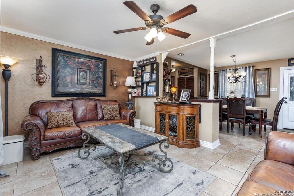 San Antonio House: 6203 Vista Valley Drive