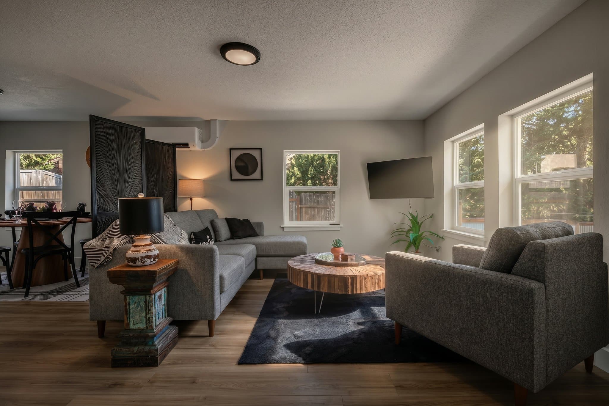 Talent House: 1516 Talent Ave