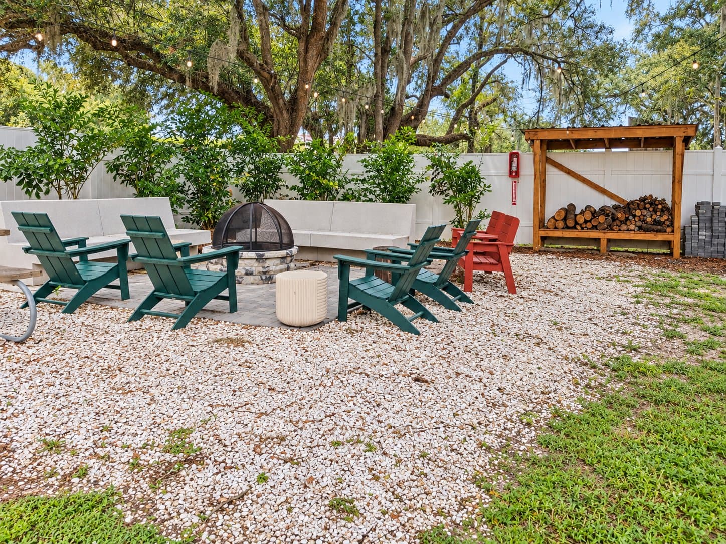 Thonotosassa House: 9401 E Fowler Ave
