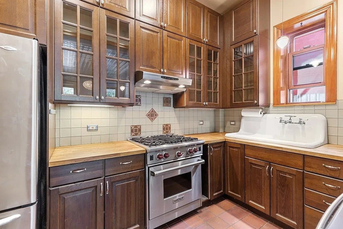 Brooklyn Multiplex: 18 Herkimer Street, apt 1
