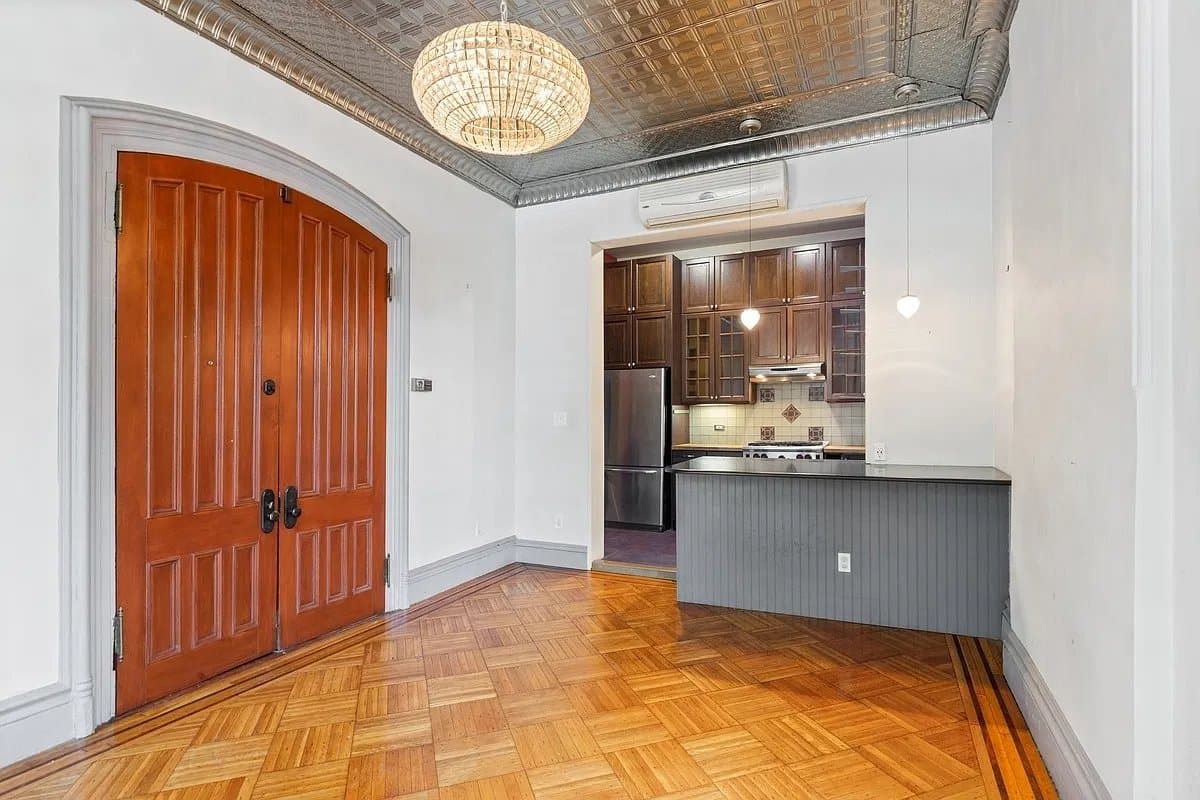 Brooklyn Multiplex: 18 Herkimer Street, apt 1