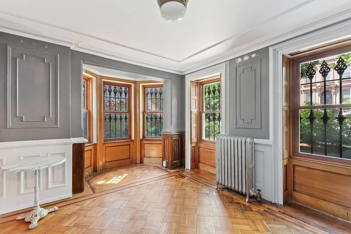 Brooklyn Multiplex: 18 Herkimer Street, apt 1