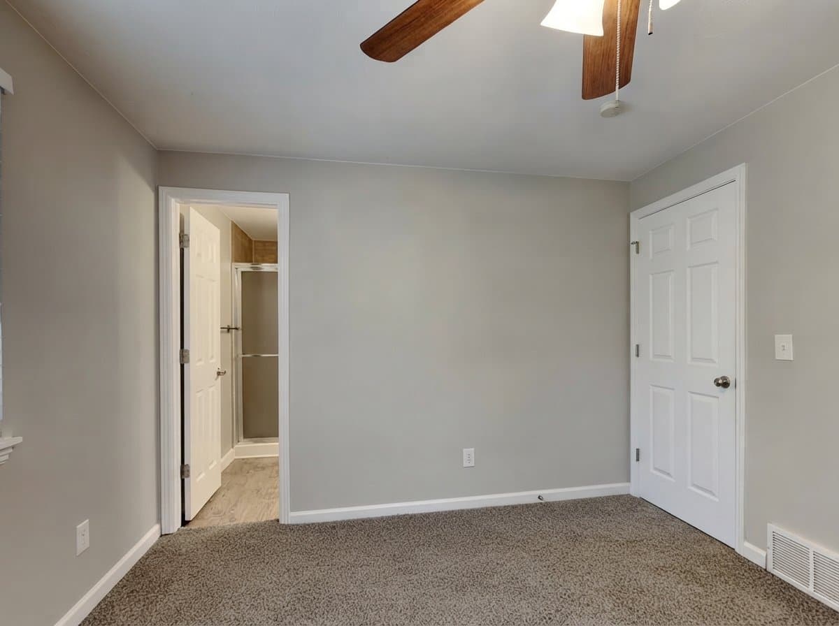 thornton House: 11768 Albion st