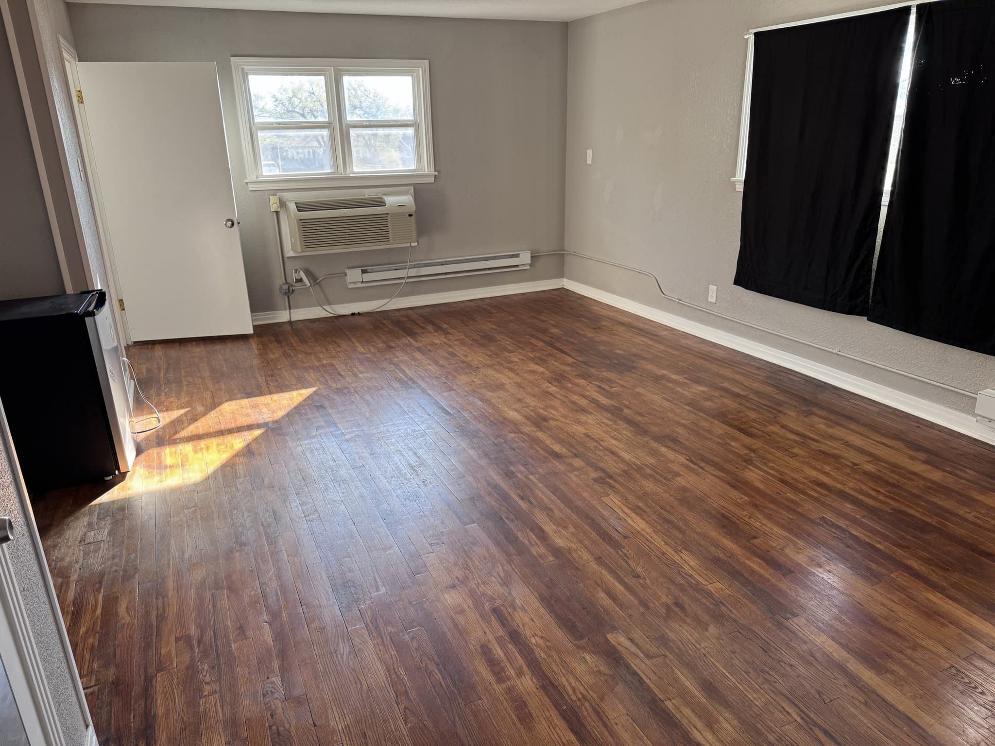 Pampa Single Room: 922 N Mary Ellen St