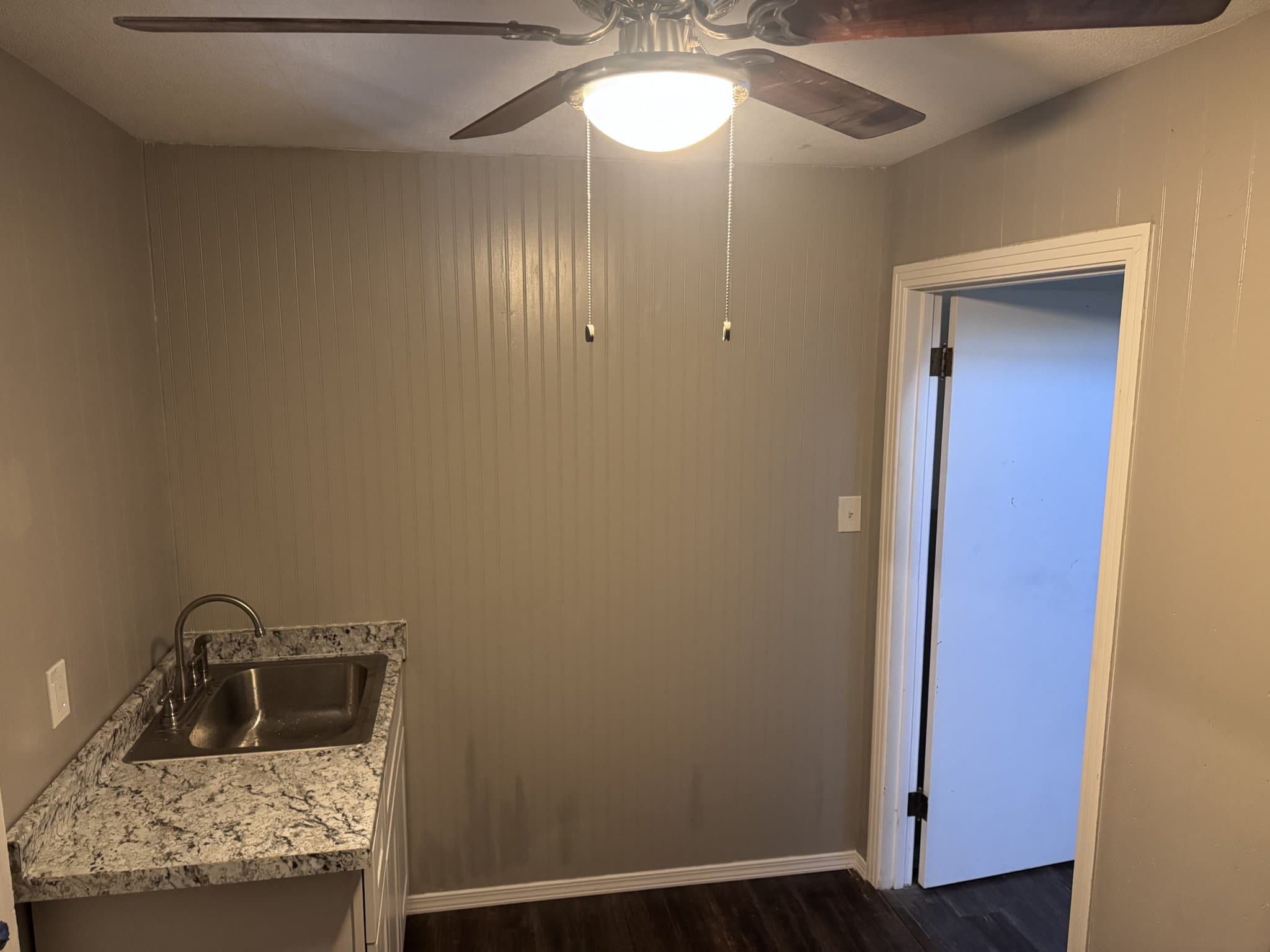 Pampa Single Room: 922 N Mary Ellen St