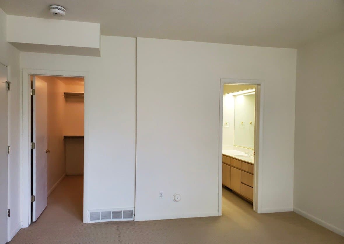Bountiful Multiplex: 974 Barton Court