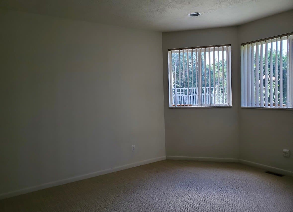 Bountiful Multiplex: 974 Barton Court