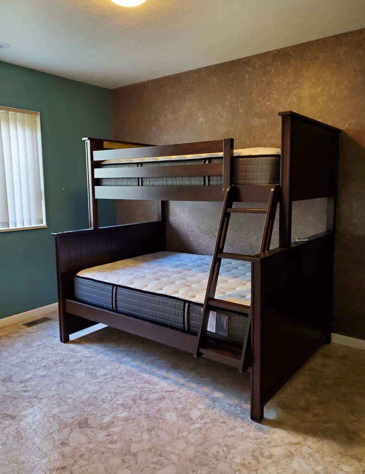 Bountiful Multiplex: 974 Barton Court