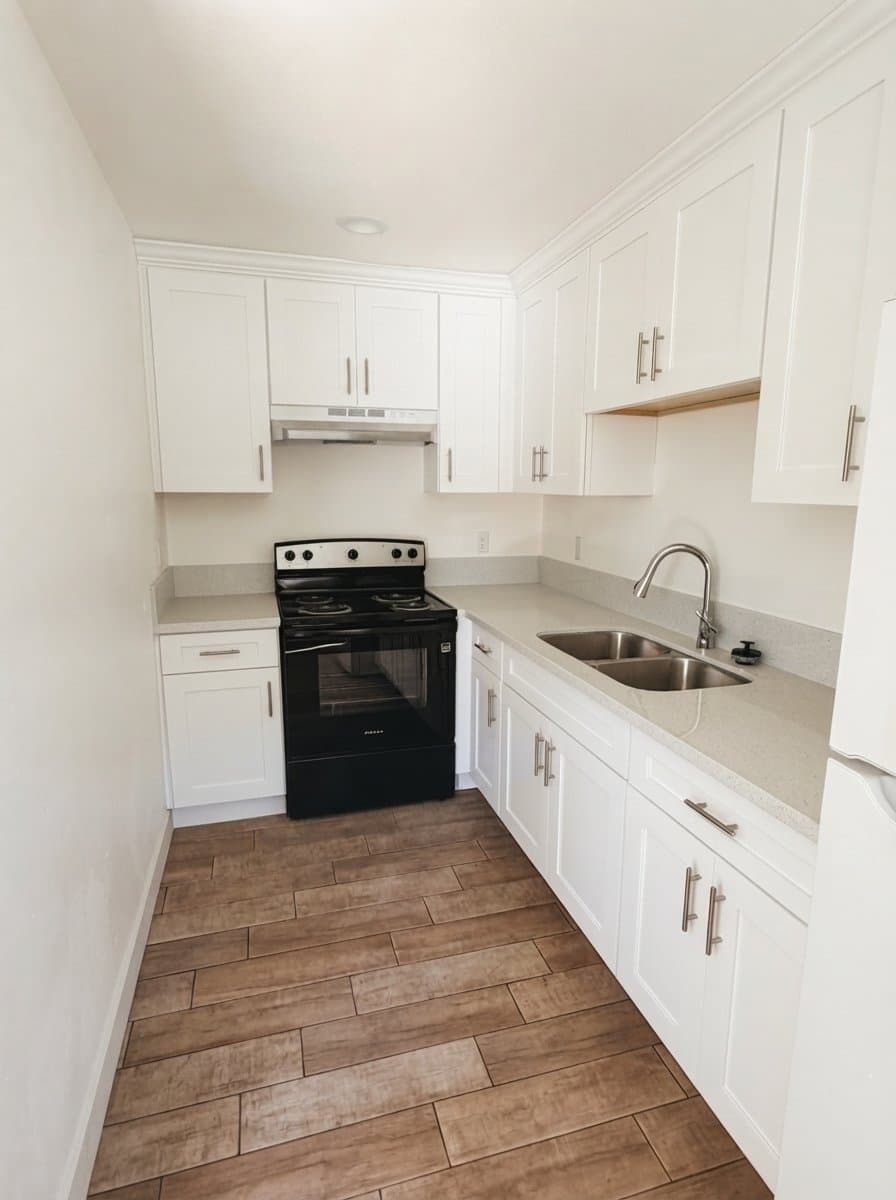 Long Beach Apartment: 1715 Cherry Ave